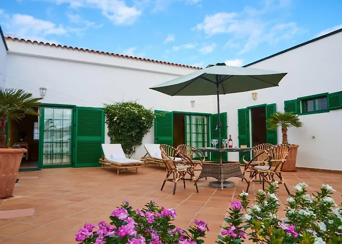 La Maison Dandres, By Comfortable Luxury Villa La Oliva